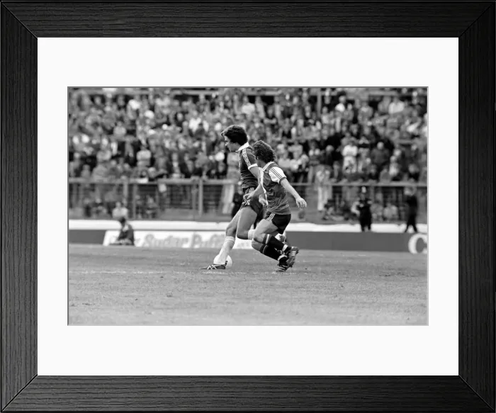 Framed Print : English League Division Two match at Stamford Bridge. Chelsea 1 v Queens Park Rangers 1 Framed Print : English League Division Two match at Stamford Bridge. Chelsea 1 v Queens Park Rangers 1