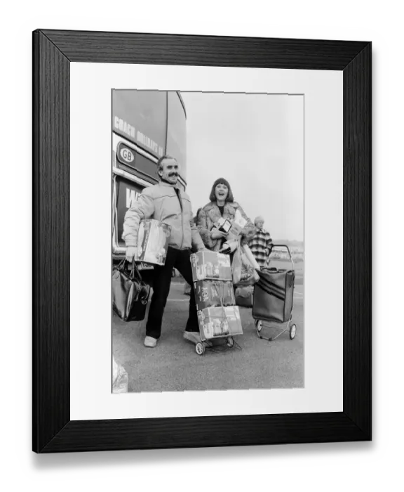 Framed Print : Booze shopping in Boulogne. Barry Segrott and wife Elizabeth with their beer