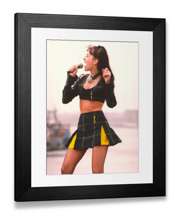 Framed Print : North East band Chocolate World give an outdoor gig on the Quayside - Kevin R