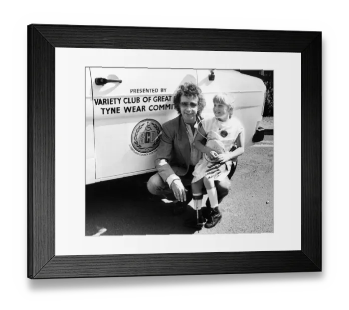 Framed Print : Singer David Essex handed over a Variety Club of Great Britain Sunshine coach to Framed Print : Singer David Essex handed over a Variety Club of Great Britain Sunshine coach to