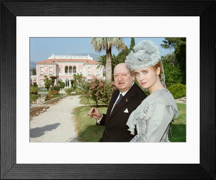 Framed Print : Media Mogul Lew Grade with actress Lysette Anthony in Monte Carlo Framed Print : Media Mogul Lew Grade with actress Lysette Anthony in Monte Carlo