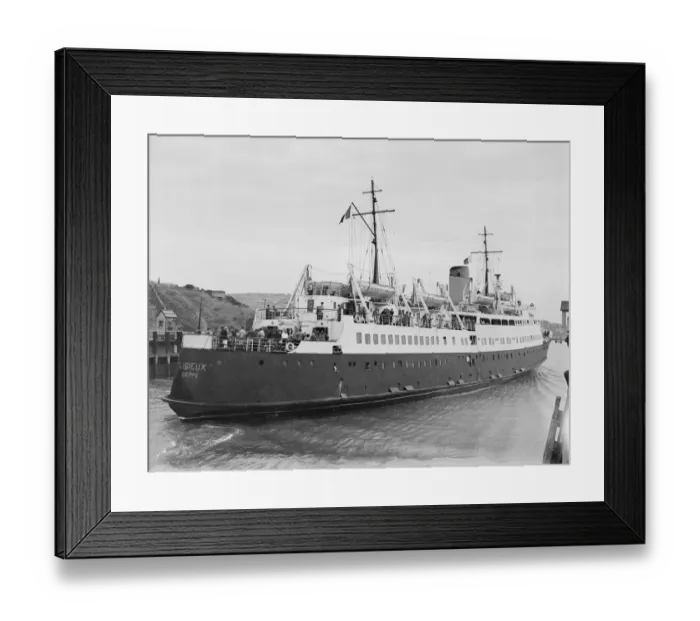 Framed Print : The French cross channel ferry Lisieux seen here arriving at Newhaven from Dieppe Framed Print : The French cross channel ferry Lisieux seen here arriving at Newhaven from Dieppe