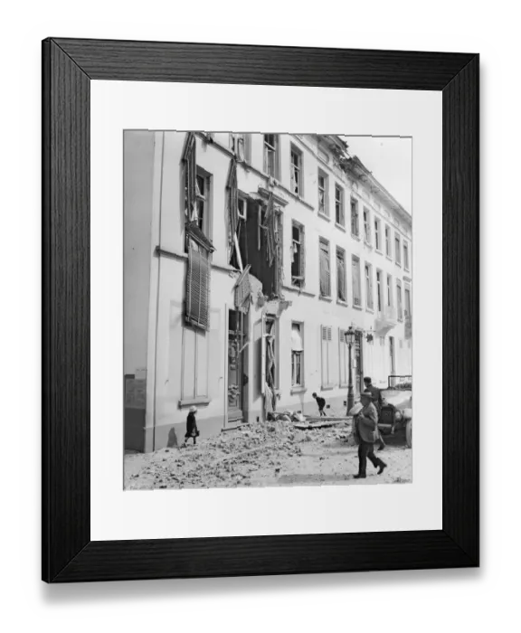 Framed Print : Houses damaged by German artillery in Malines ( Mechelen) Circa August / September 1914 Framed Print : Houses damaged by German artillery in Malines ( Mechelen) Circa August / September 1914
