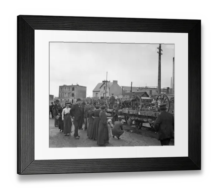 Framed Print : World War One; Outbreak September 1914 British soldiers seen here guarding