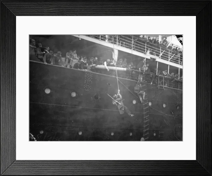 Framed Print : world War One; Outbreak September 1914 A number of French soldiers arrived Framed Print : world War One; Outbreak September 1914 A number of French soldiers arrived