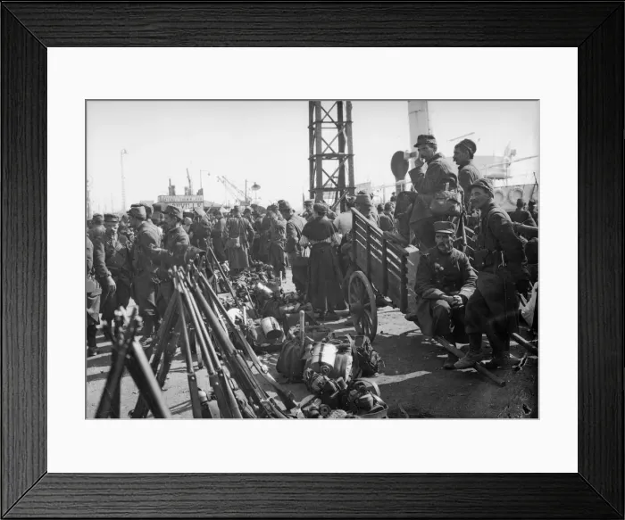 Framed Print : French soldiers of the 6th Army leaving Le Harve for the front lines 5th September 1914