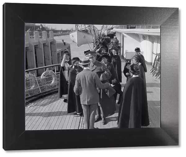 The arrival of a contingent of British nurses on the steamer 'Marie Henriette'