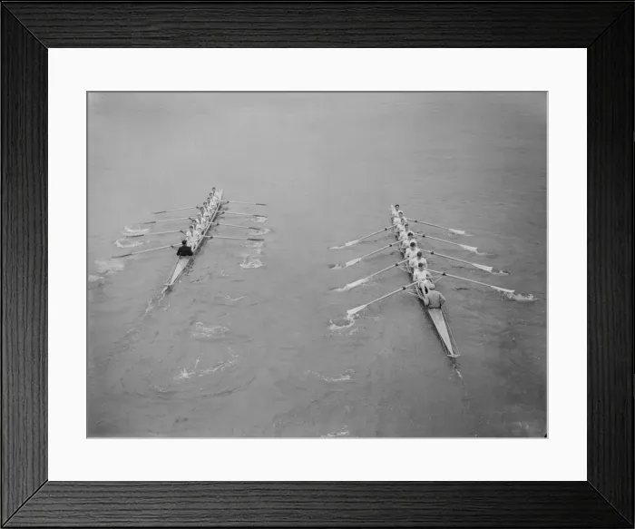 Framed Print : Oxford (Left) edge into the lead against Cambridge in the 100th University boat race Framed Print : Oxford (Left) edge into the lead against Cambridge in the 100th University boat race