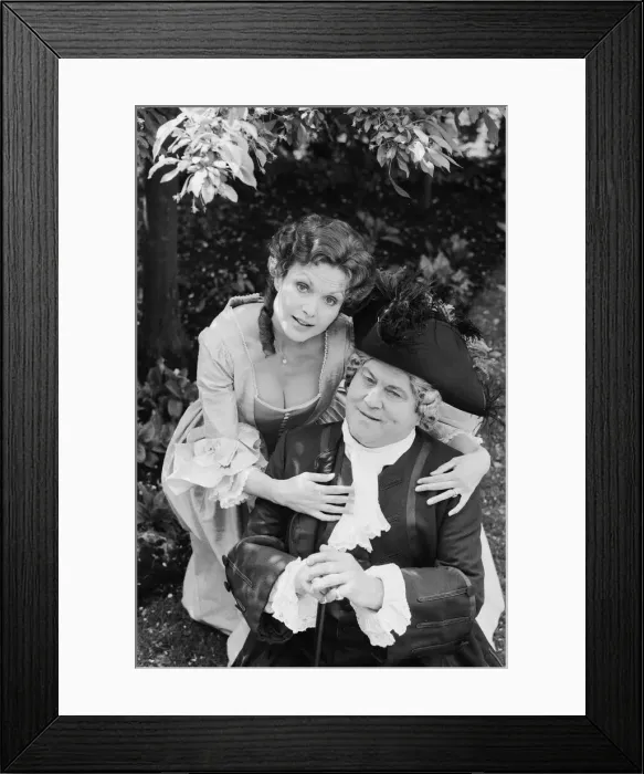 Framed Print : Actors Terry Scott and Madeline Smith who star in the new play the School for Wives Framed Print : Actors Terry Scott and Madeline Smith who star in the new play the School for Wives