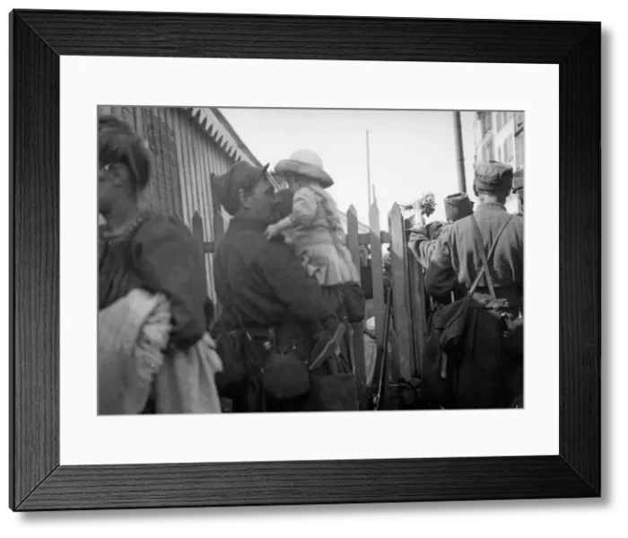 Framed Print : A soldier of the French 6th Army says goodbye to his daughter at Le Harve before moving Framed Print : A soldier of the French 6th Army says goodbye to his daughter at Le Harve before moving