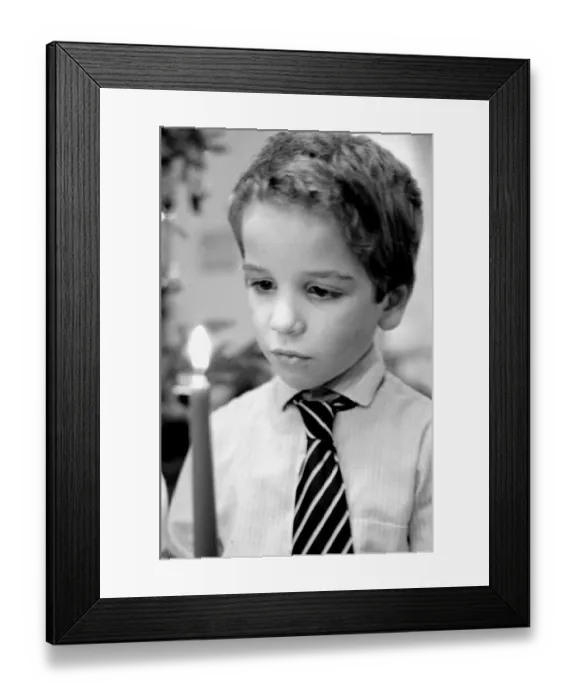 Framed Print : Shaun Para aged 5 during a Christmas carol concert at Victoria Park Infant School Framed Print : Shaun Para aged 5 during a Christmas carol concert at Victoria Park Infant School