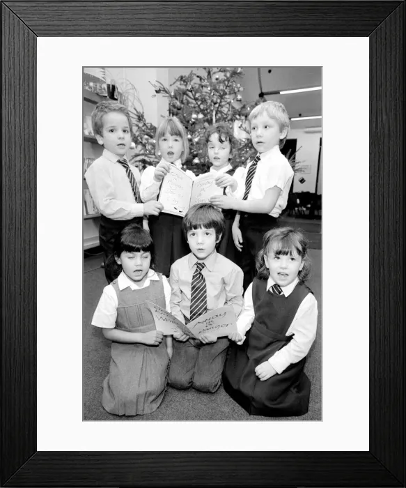 Framed Print : Back row l-r Shaun Para (5), Gemma Glanville (5), Kate Hurst (5) and Jason Owen (5) Framed Print : Back row l-r Shaun Para (5), Gemma Glanville (5), Kate Hurst (5) and Jason Owen (5)