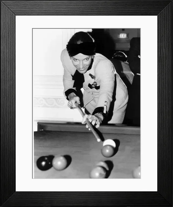 Framed Print : Princess Michael Of Kent plays snooker billiards Circa 1978 Framed Print : Princess Michael Of Kent plays snooker billiards Circa 1978