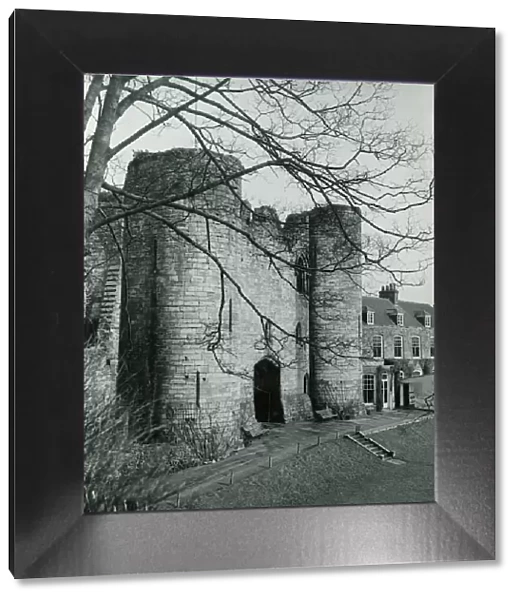 The keep of Tonbridge Castle in Kent Landmark Circa 1950 A©Mirrorpix