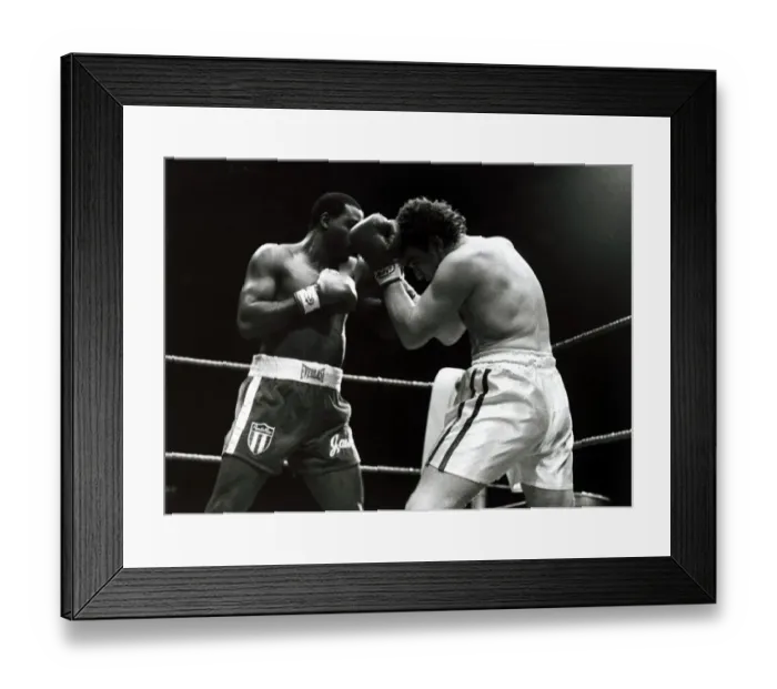 Framed Print : John L Gardner v Ossie Ocasio of Puerto Rico at Wembley 17  /  03  /  1981 March 17th 1981