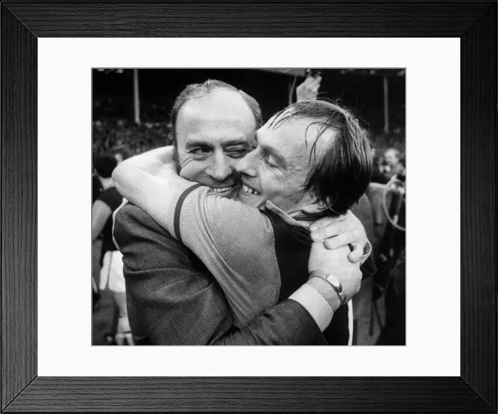 Framed Print : 1975 League Cup Final at Wembley Stadium. Aston Villa 1 v Norwich City 0 Framed Print : 1975 League Cup Final at Wembley Stadium. Aston Villa 1 v Norwich City 0