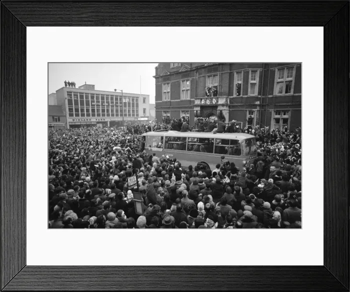 Framed Print : League Cup Final 1969. Swindon Town arrive home with the League Cup Framed Print : League Cup Final 1969. Swindon Town arrive home with the League Cup