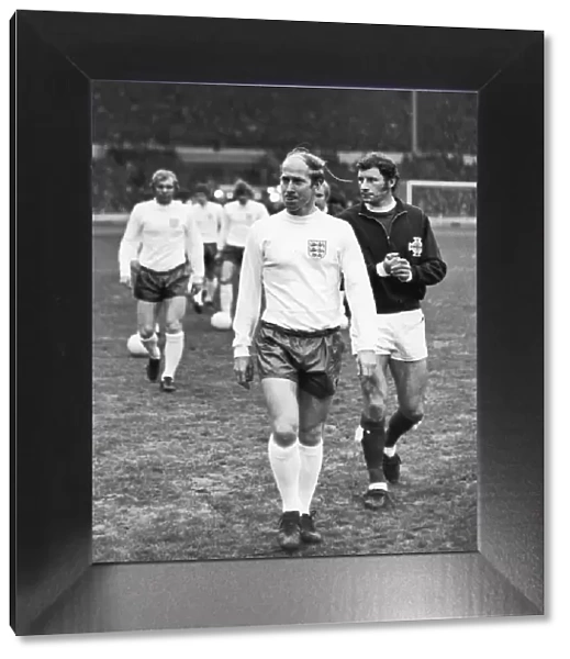 Englands Bobby Charlton, made captain for the night
