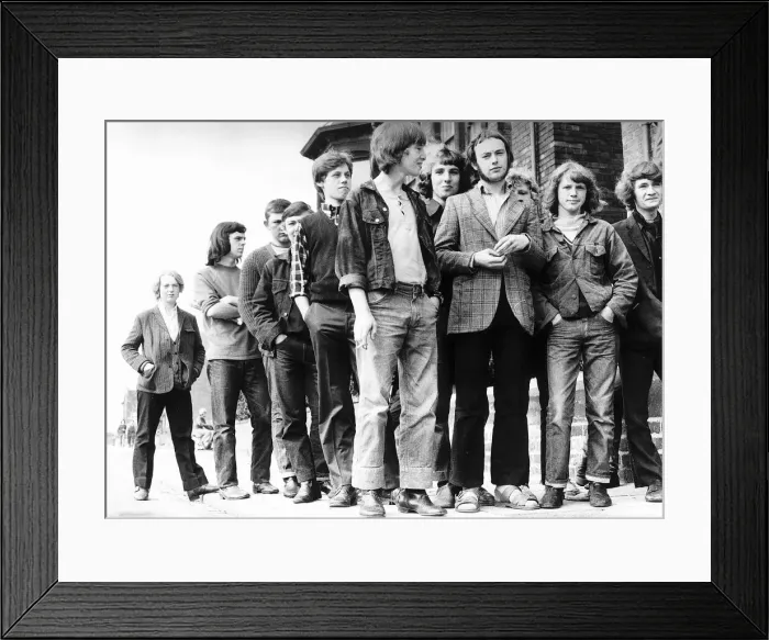 Framed Print : Unemployment teenagers at Jarrow 1971 Framed Print : Unemployment teenagers at Jarrow 1971