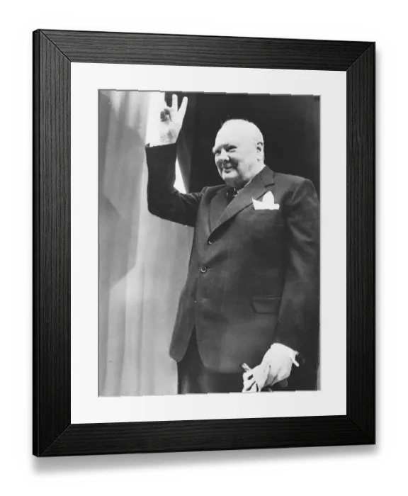 Framed Print : Sir Winston Churchill V-sign, V for Victory sign 1952