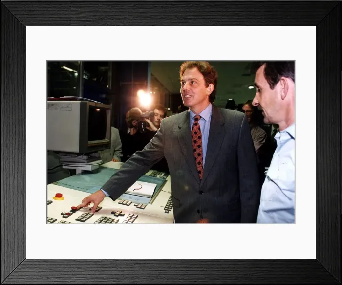 Framed Print : Tony Blair at Daily Record Cardonald plant pressing button. 1990s Framed Print : Tony Blair at Daily Record Cardonald plant pressing button. 1990s