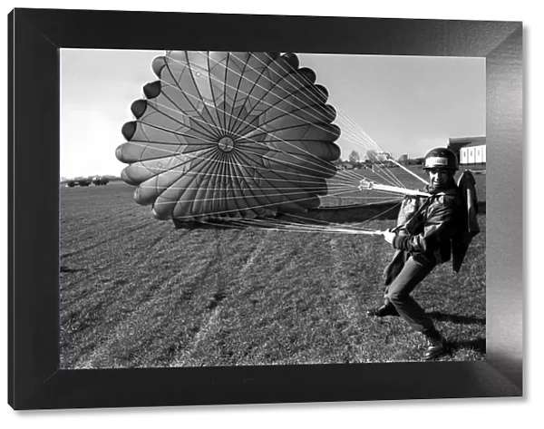 One Millionth jump by Paratrooper May 1969 Parachute Regiment Private Norman Blunn