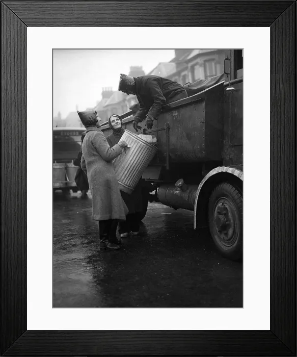 Framed Print : Women as dustmen empting the bins 1941 women doing mens jobs during the war years