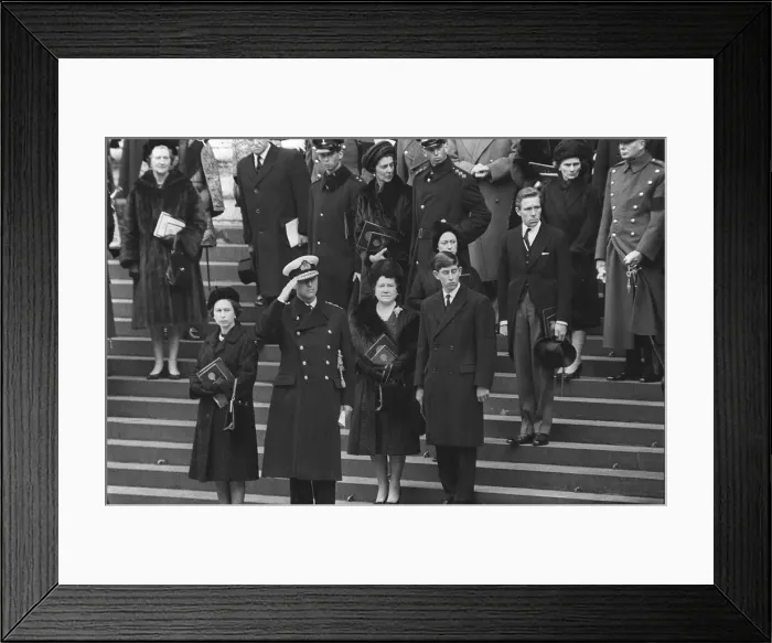 Framed Print : Churchill State Funeral January 30th 1965. As the Queen Framed Print : Churchill State Funeral January 30th 1965. As the Queen