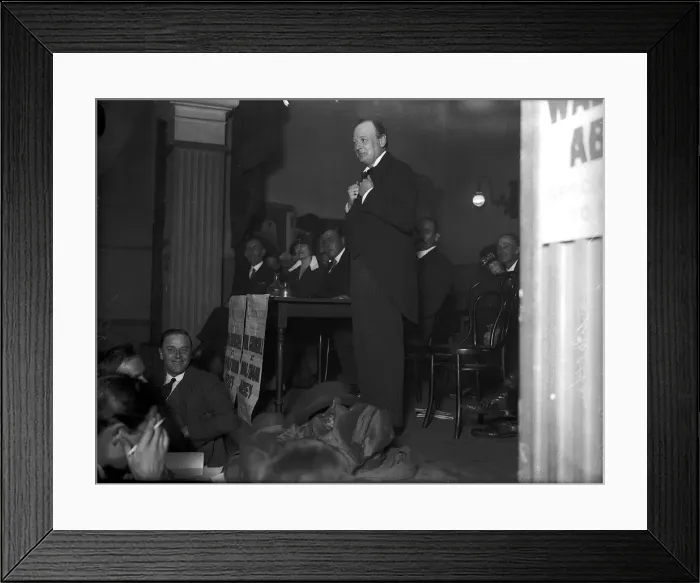 Framed Print : Winston Churchill addressing a meeting February 1924 in the Town Hall in Waltham Framed Print : Winston Churchill addressing a meeting February 1924 in the Town Hall in Waltham