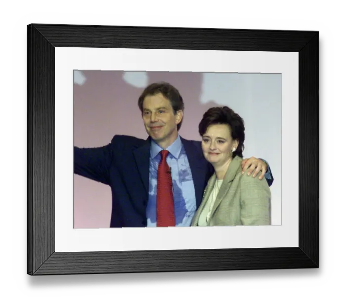 Framed Print : TONY BLAIR WITH HIS ARM AROUNG HIS WIFE CHERIE MAKES HIS BRIGHTON SPEECH at the 2000 Framed Print : TONY BLAIR WITH HIS ARM AROUNG HIS WIFE CHERIE MAKES HIS BRIGHTON SPEECH at the 2000