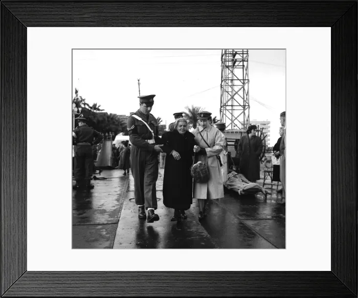 Framed Print : Suez Crisis 1956 British civilians, principally Maltese Framed Print : Suez Crisis 1956 British civilians, principally Maltese
