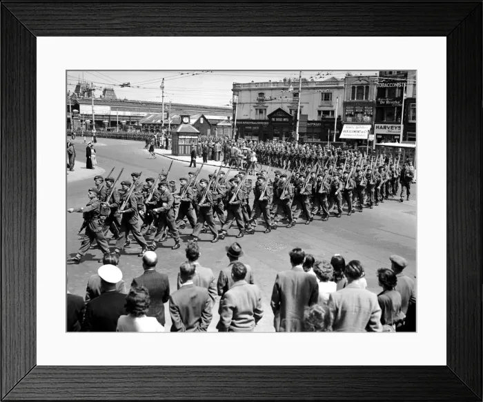 Framed Print : Paratroopers June 1951 The 16th Independent Parachute Brigade Group travelled Framed Print : Paratroopers June 1951 The 16th Independent Parachute Brigade Group travelled