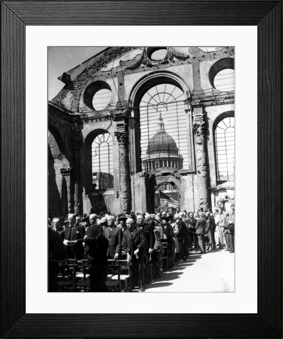 Framed Print : Service being held at St. Mary and Bow church in London during the Blitz attack of Framed Print : Service being held at St. Mary and Bow church in London during the Blitz attack of
