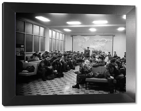 2nd Battalion Paratroop regiment January 1965 In briefing before leaving R. A. F