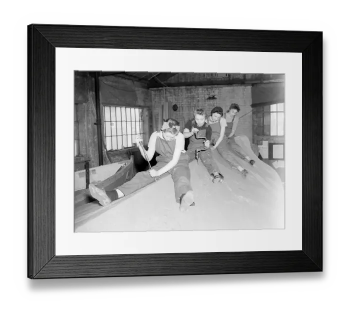 Framed Print : Women Boat Builders during WW2 - 1941 Women doing mens jobs during the war Framed Print : Women Boat Builders during WW2 - 1941 Women doing mens jobs during the war
