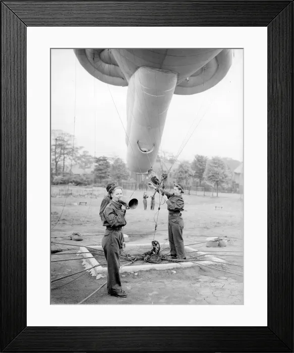 Framed Print : W. A. A. Fs manning the Balloon Barrage - July 1941 Women doing mens jobs during