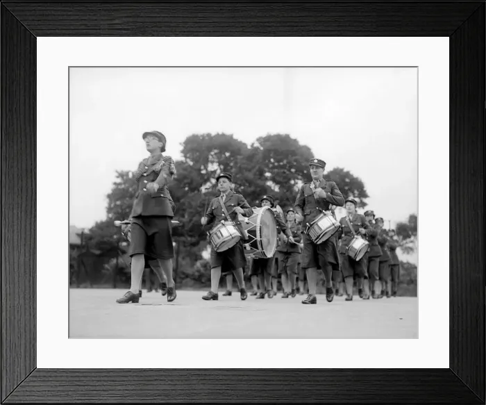 Framed Print : The ATS Marching band during WW2 - 1941 Women doing mens jobs during the war