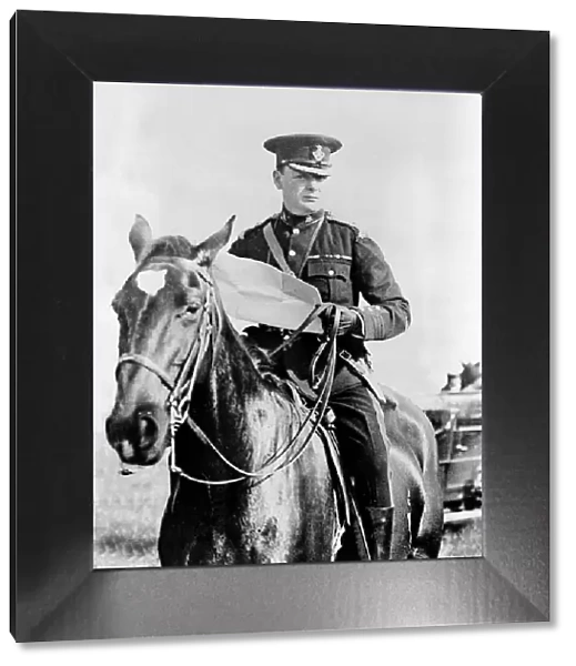Winston Churchill in the uniform of the yeomanry regiment Queens Own Oxfordshire Hussars