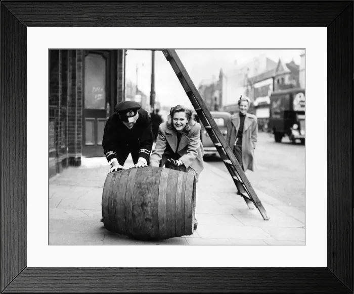 Framed Print : Women at War Marriage September 1945 Jack Wilson and his fiance walk under a ladder