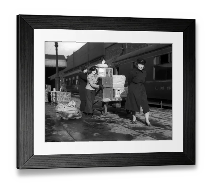 Framed Print : Women Railway Porters at Crewe Railway Station 1941 Women at War WW2 Framed Print : Women Railway Porters at Crewe Railway Station 1941 Women at War WW2