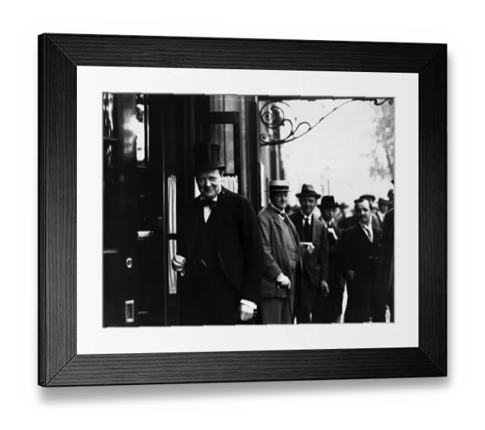 Framed Print : Winston Churchill at the Savoy hotel for lunch with David Lloyd George Circa 1920