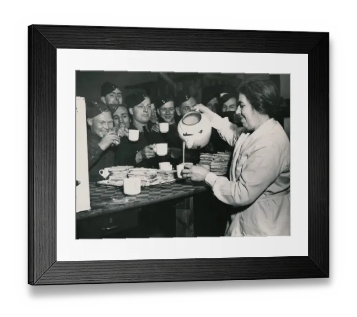 Framed Print : Mrs Hallie Ollerensham known as auntie Hallie by servicemen