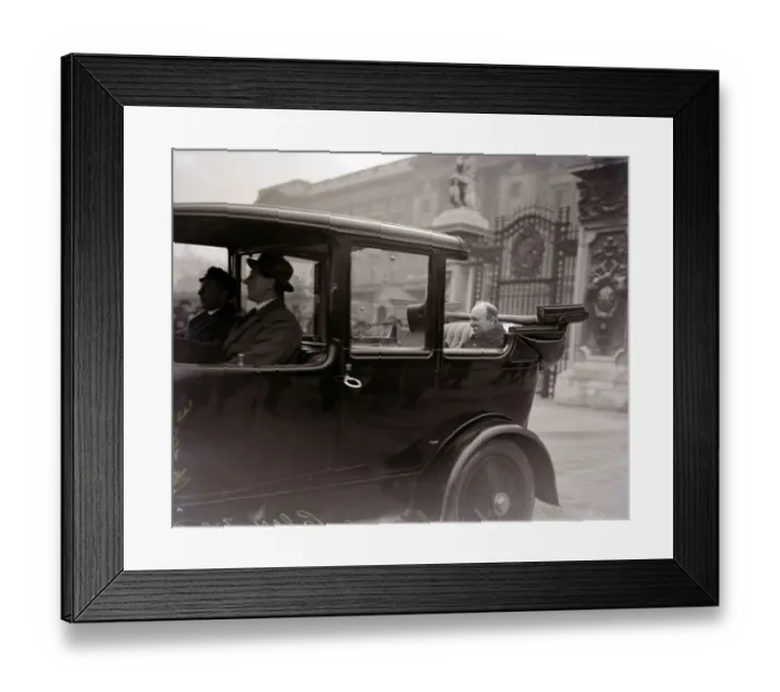 Framed Print : Winston Churchill leaving Buckingham Palace in an open top car after receiving the seal