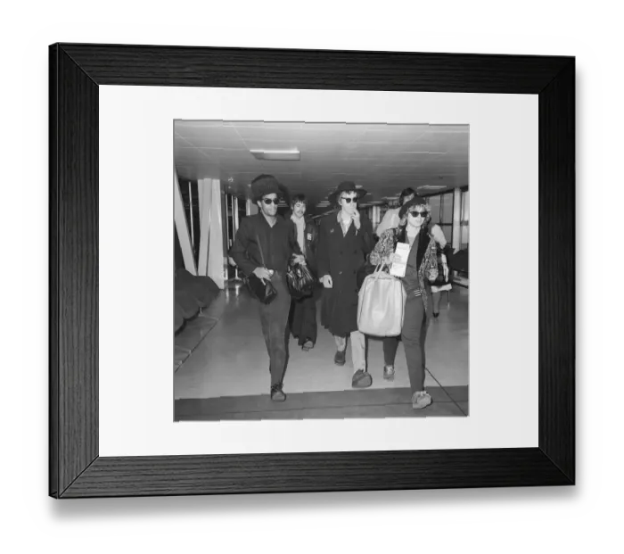 Framed Print : Johnny Rotten of the Sex Pistols January 1978 leaving Heathrow Airport for Miami