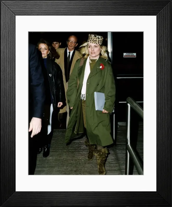 Framed Print : Debbie Harry Singer Blondie Framed Print : Debbie Harry Singer Blondie
