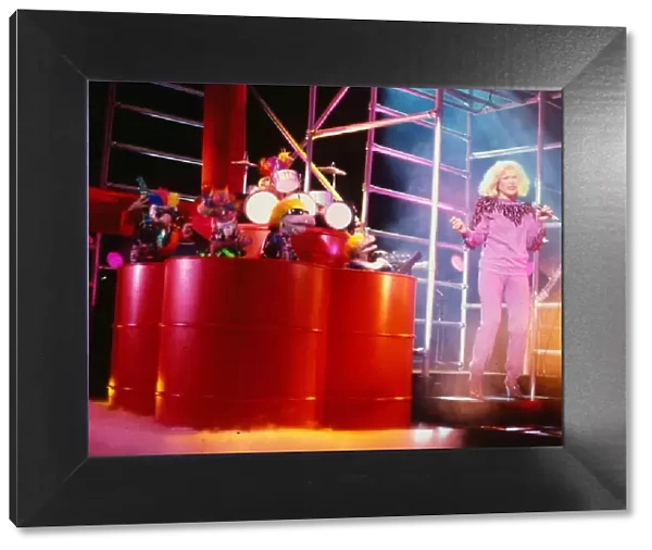 Debbie Harry on stage with Muppets backing group Januaary 1981 Purple outfit