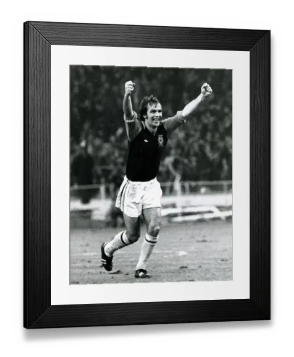 Framed Print : 1975 League Cup Final at Wembley Stadium. Aston Villa 1 v Norwich City 0 Framed Print : 1975 League Cup Final at Wembley Stadium. Aston Villa 1 v Norwich City 0