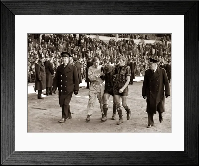 Framed Print : 1970 League Cup Final at Wembley Stadium. West Bromwich Albion 2 v Manchester City Framed Print : 1970 League Cup Final at Wembley Stadium. West Bromwich Albion 2 v Manchester City