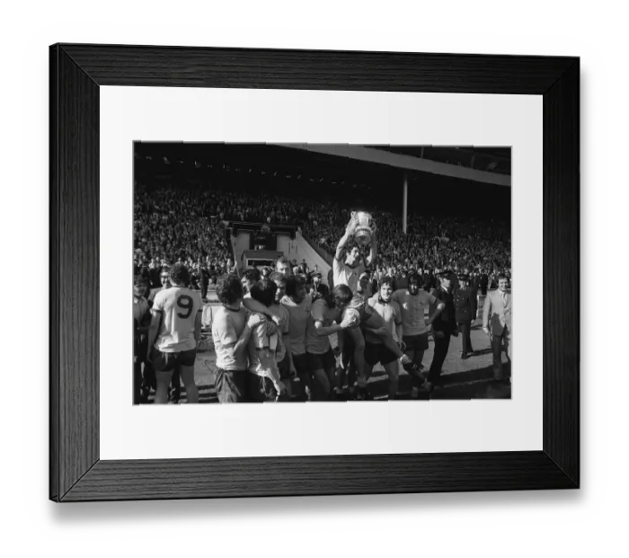 Framed Print : Frank McLIntock holds up FA cup at Wembley 1971 after Arsenal beat Liverpool to win Framed Print : Frank McLIntock holds up FA cup at Wembley 1971 after Arsenal beat Liverpool to win