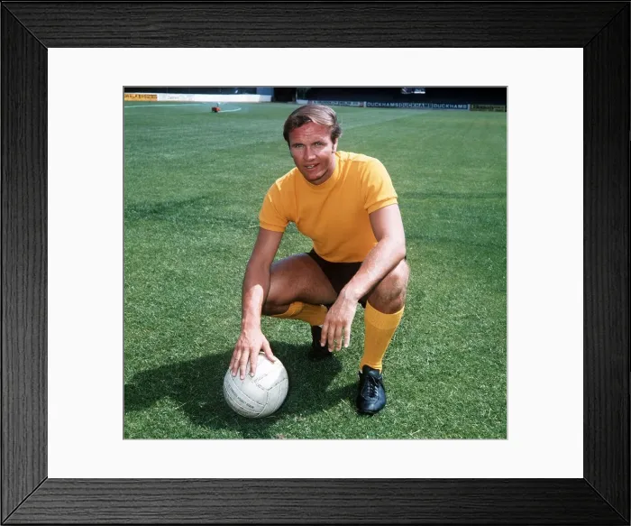 Framed Print : Ron Atkinson Football player for Oxford United. Circa 1972 Framed Print : Ron Atkinson Football player for Oxford United. Circa 1972
